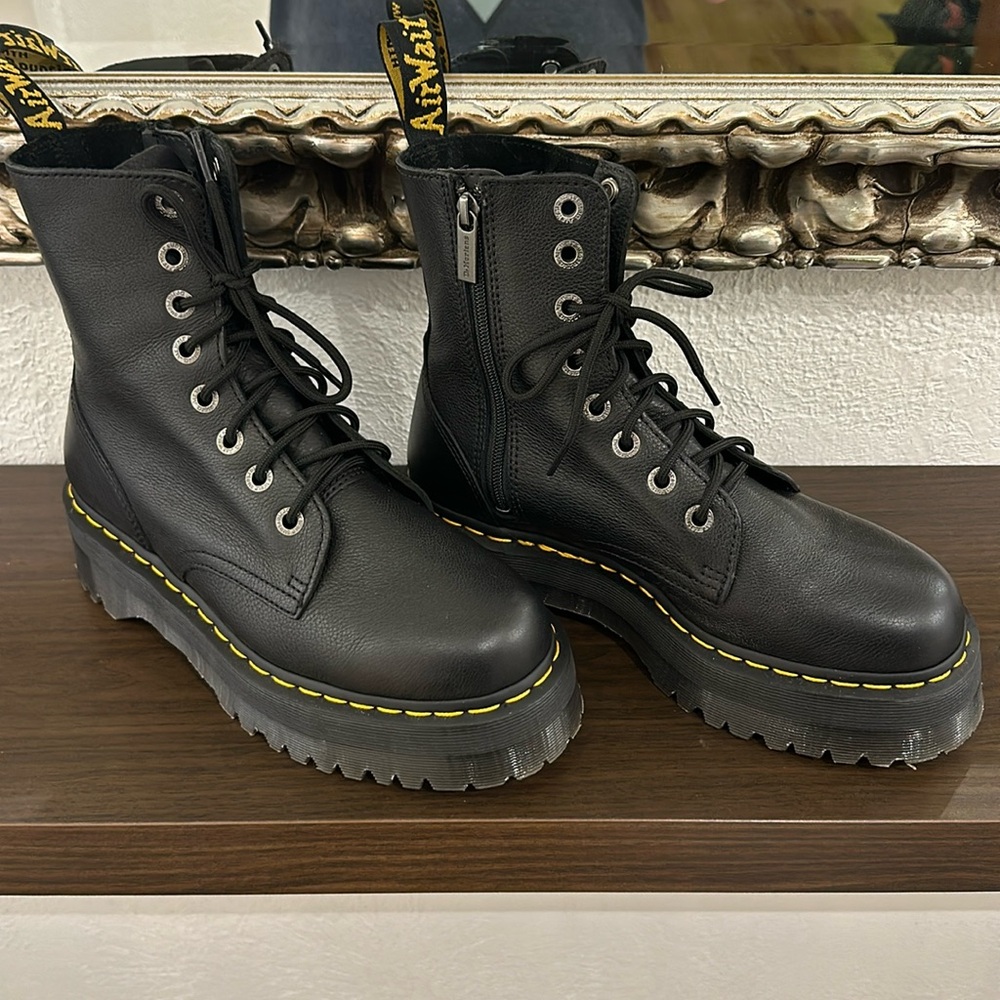 Dr. Martens Jadon III 9 US 42 EU - Black Pisa leather